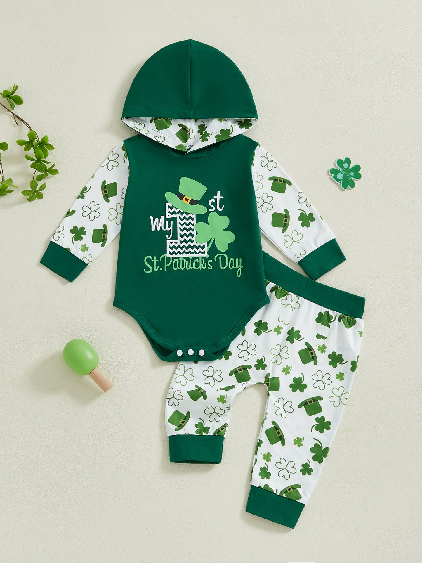 Ensemble 2 pièces barboteuse à manches longues avec capuche et pantalon à imprimé trèfle