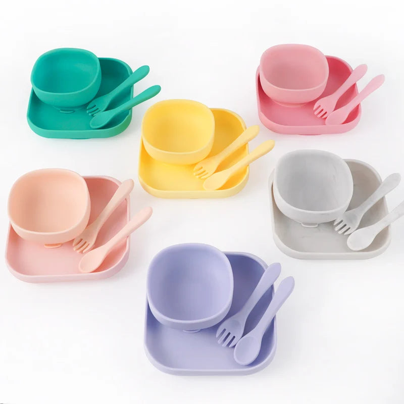 Assiette carrée en silicone essentielle avec cuillère et fourchette anti-fuites