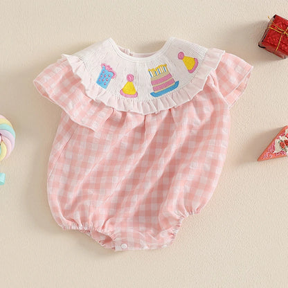 Barboteuse à manches courtes avec broderie à carreaux