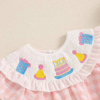 Barboteuse à manches courtes avec broderie à carreaux