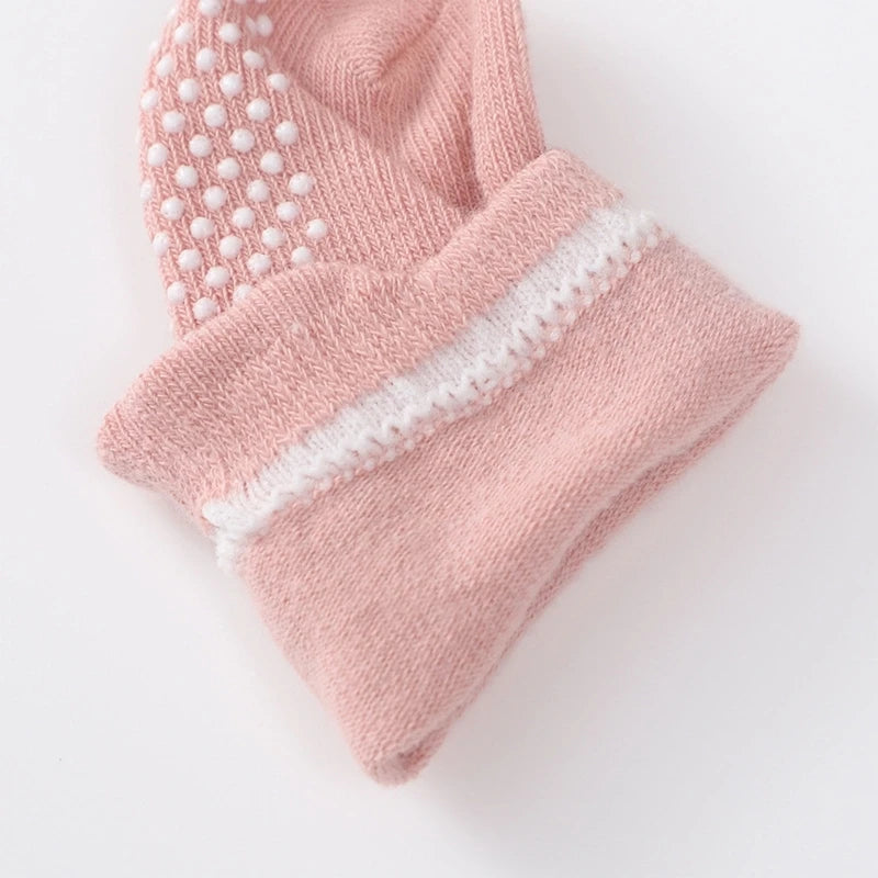 Essentials Rib Socks