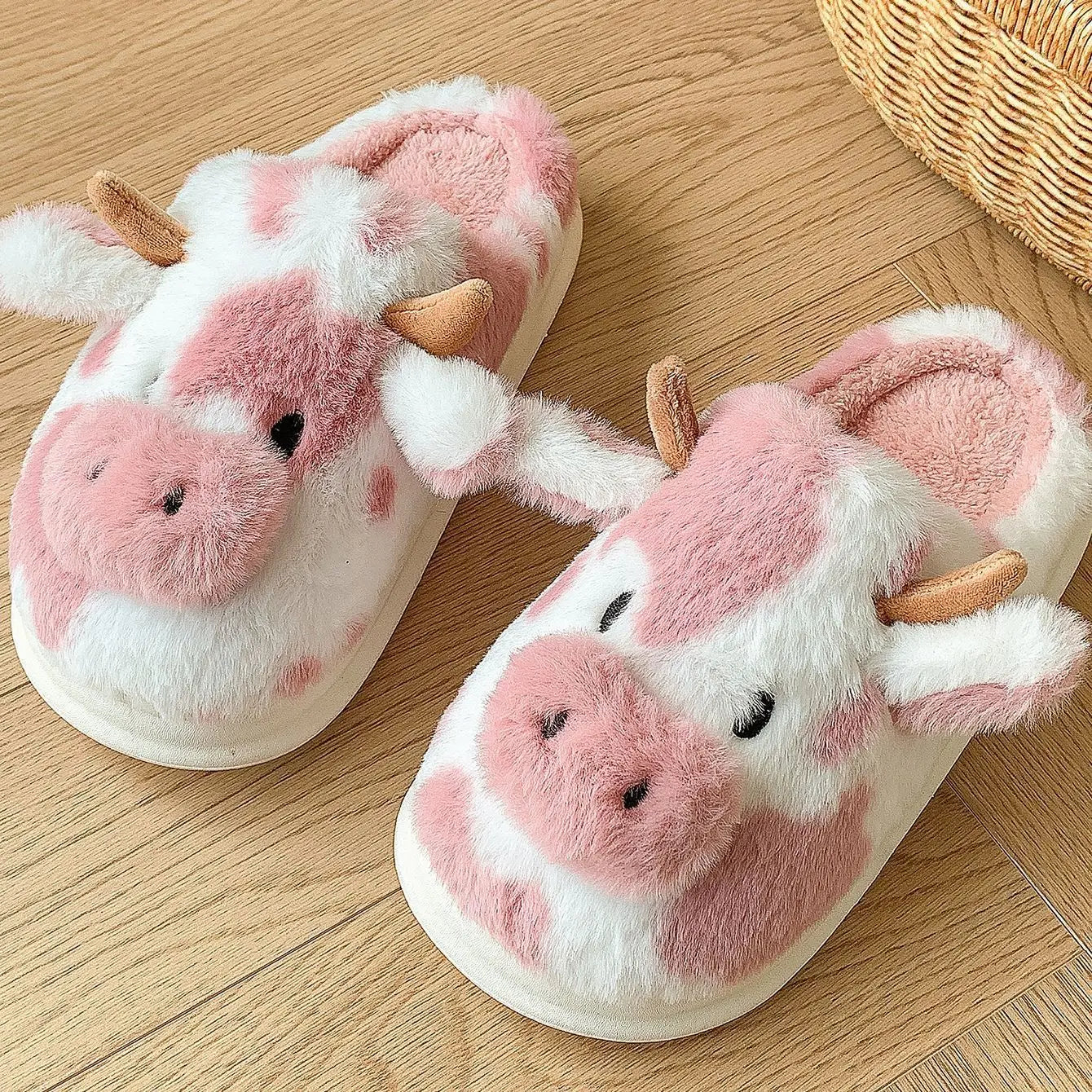 Pallene Cow milk Fuzzy Slippers